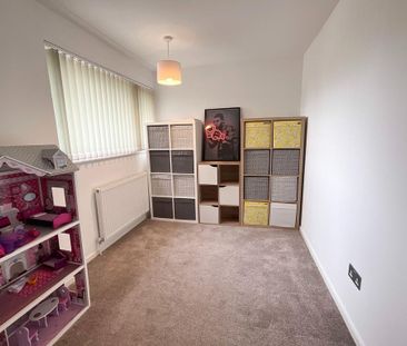 3 bedroom semi-detached house to rent - Photo 4