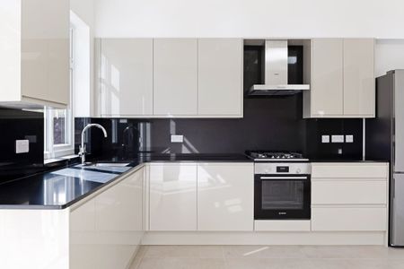 4 bedroom house to rent - Photo 2