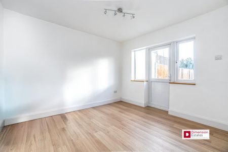 3 bedroom terraced house to rent - Photo 2