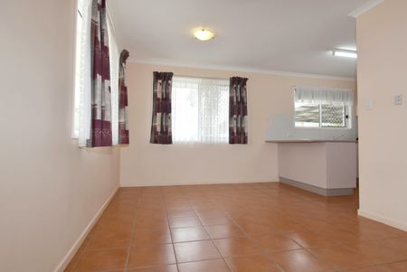 :: TAKE OVER LEASE - NEAT & TIDY LOWSET HOME IN NEW AUCKLAND! - Photo 5