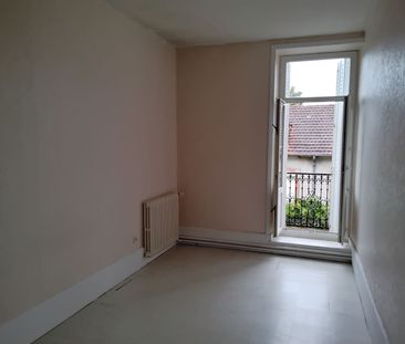 Vaste appartement 100 m² centre ville AUTUN - Photo 2