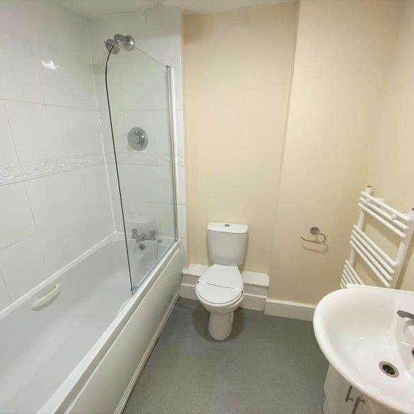 Woking, Surrey, GU21 - Photo 1