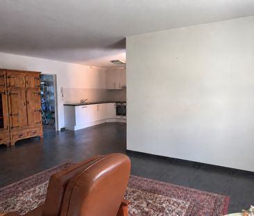 Ruim en modern 2-slaapkamerappartement met terras en ondergrondse s... - Photo 2