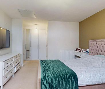 4 bedroom terraced house to rent - Photo 4