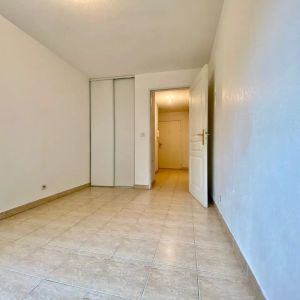 2 PIECES AVEC JARDIN ET PISCINE - Photo 2