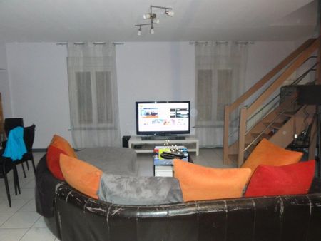 Location Appartement 3 pièces 61m² LE CREUSOT 71200 - Photo 2