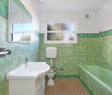 IMMACULATE 2 BEDROOM APARTMENT WITH PARKING & STORAGE - Photo 6