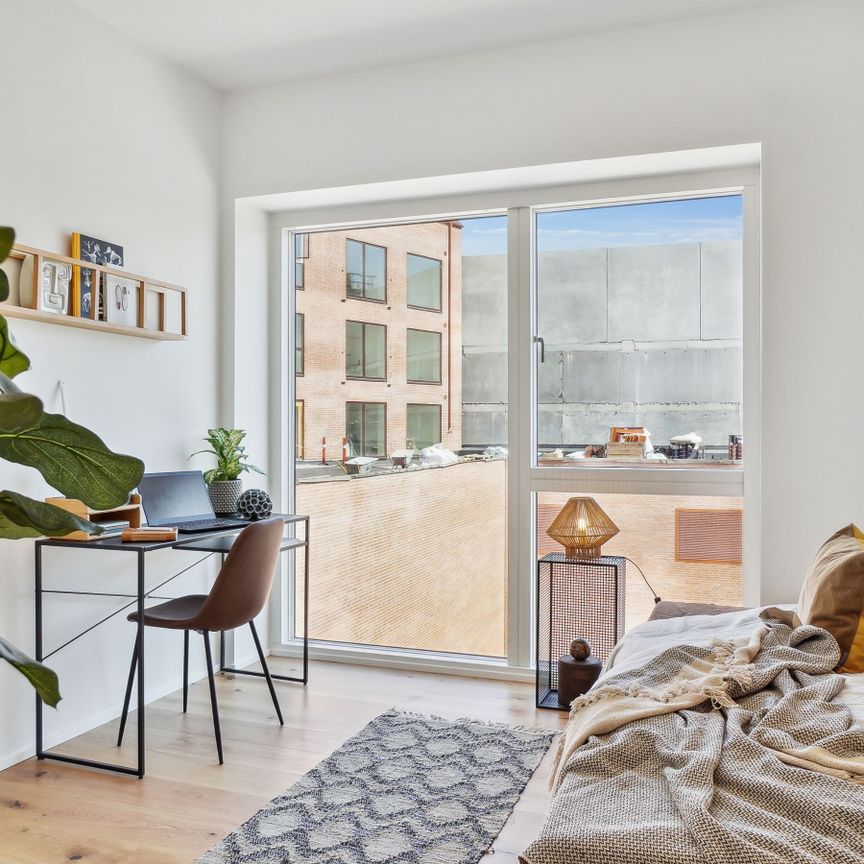 Stor skøn 4-værelses lejlighed med altan i et unikt gårdmiljø - Photo 1