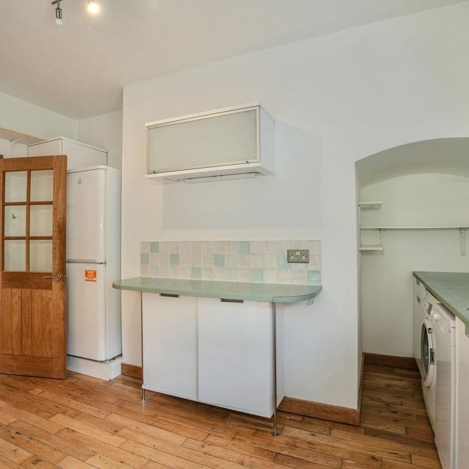 2 bedroom maisonette to rent - Photo 1