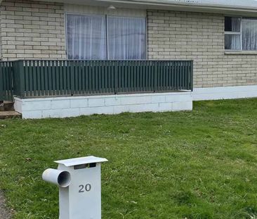 20 Kingsway Crescent - Photo 1