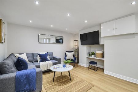 1 bedroom in a house share to rent - Photo 2