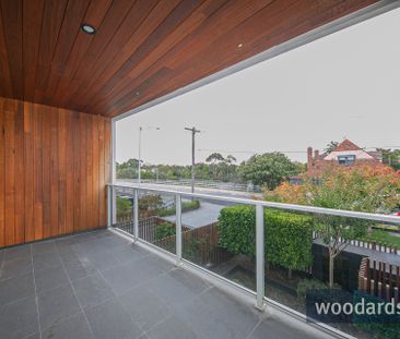 Sophisticated Urban Living in the Heart of Malvern East - Photo 4