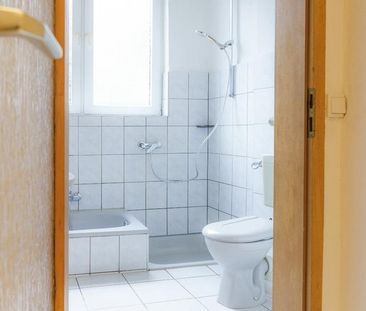 Schöne 2-Zimmer-Wohnung im Erdgeschoss – renoviert, Tageslichtbad - Foto 1