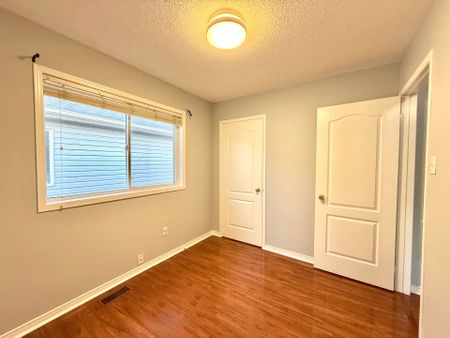 For Lease - 163 Willow park dR Drive, Brampton, Ontario - Photo 2