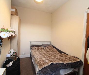 4 bedroom private hall to rent - Photo 5