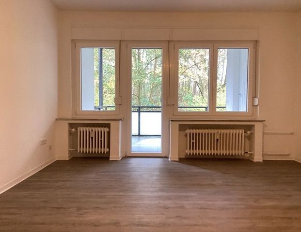 Zentrale 2-Zimmer Wohnung mit großzügigem Balkon direkt am Park. - Foto 1