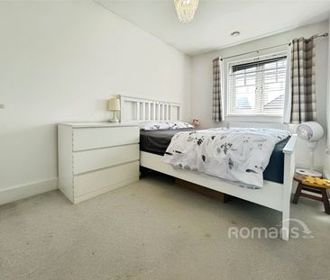 Fleet Road, Farnborough, Hampshire, GU14 - Photo 6