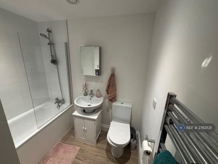 1 bedroom flat to rent - Photo 4