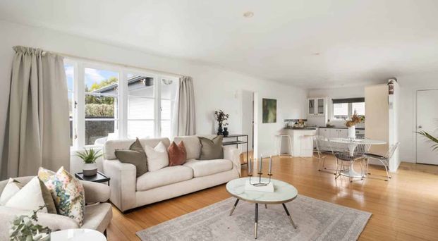 2 Bed 1 Bath - Cute, spacious & Pet friendly, - Photo 1