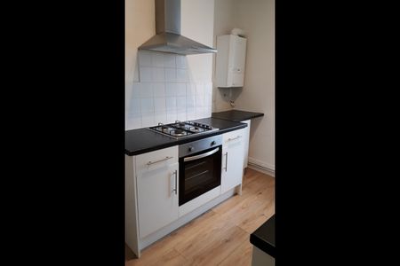 1 Bed Flat, New Basford, NG7 - Photo 5