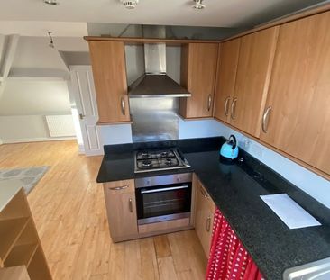 2 Bed Flat, Gunnersbury Avenue, W5 - Photo 1