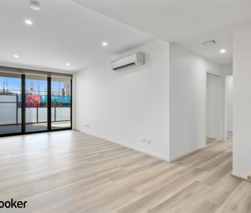 Modern and Stylish Apartment in Gungahlin - Photo 1