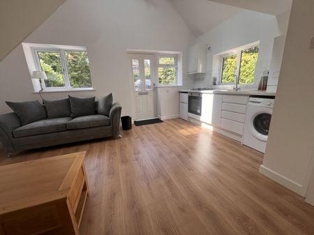 Cromwell Lane, Kenilworth - - Photo 4