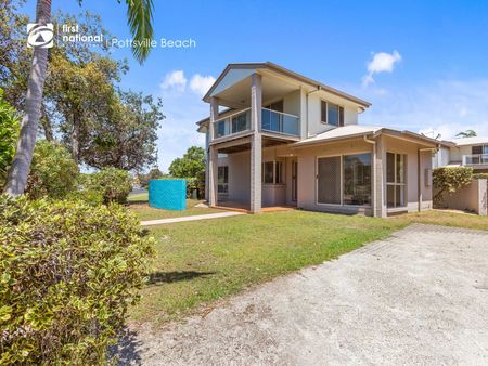 Spacious 3 Bedroom Townhouse - Photo 3