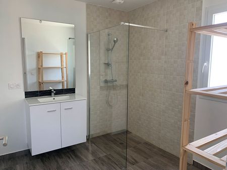 Location Maison 4 pièces 94m² - Photo 4