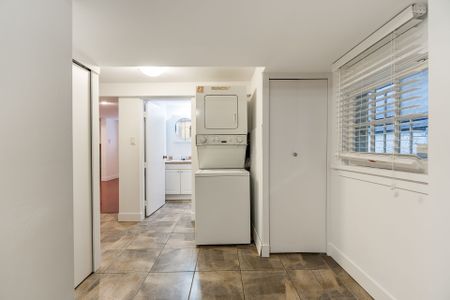 Cozy Ground Level Home in the heart of Lonsdale - Photo 4