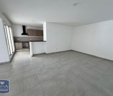 Location Appartement 4 pièces 115m² STE CLOTILDE 97490 - Photo 2