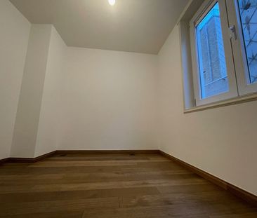 Heel mooi gerenoveerd appartement met twee slaapkamers. Tijdens de ... - Photo 1