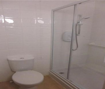 1 bedroom retirement property to rent - Photo 6