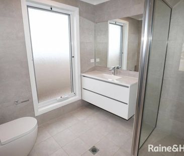 GREAT GOBBAGOMBALIN - Photo 6