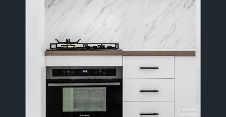 Refreshed 1-bedroom 5 minutes' walk from Rushcutters Bay - Photo 4