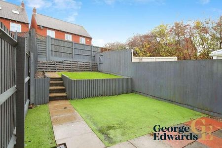 Anglia Drive, Church Gresley, DE11 - Photo 2