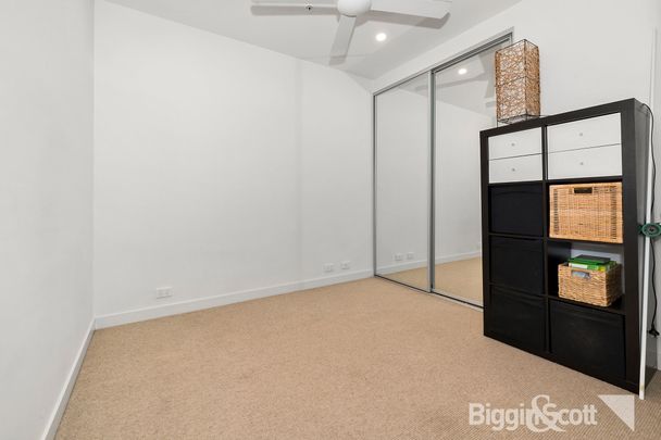 IMMACULATE 2 BEDROOM APARTMENT! - Photo 1