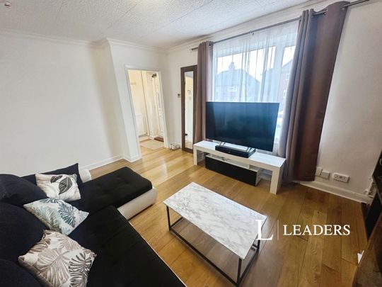 3 bedroom house to rent Rowley Avenue, Newcastle, Staffordshire, ST5 - Photo 1