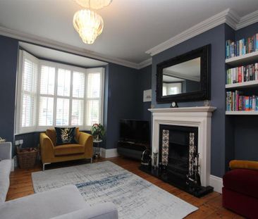 3 bedroom terraced house to rent - Photo 2