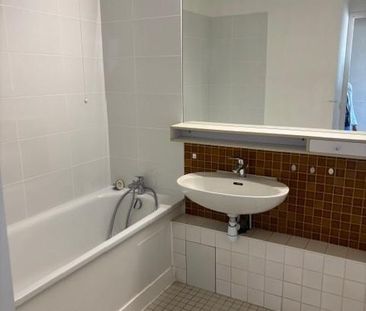 Location Appartement 1 pièce 39m² LYON 7ème - Photo 6