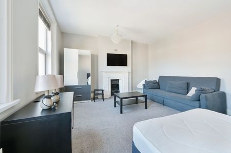 4 bedroom flat to rent, - Photo 4