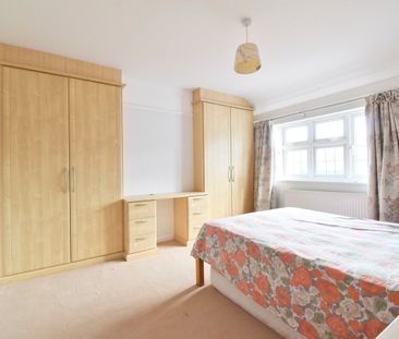 Molesey Road, Walton-on-Thames, KT12 - Photo 5