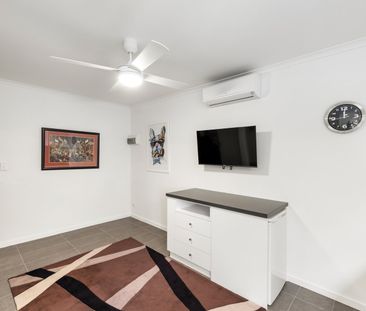 Studio living in the heart of St Kilda - Photo 5
