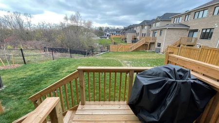 For Lease - 2090 Coppenwood Common, Burlington, Ontario - Photo 3