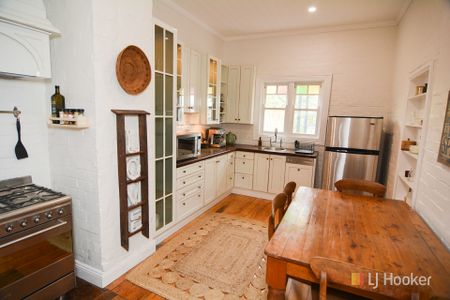 Utter Luxury - Photo 2