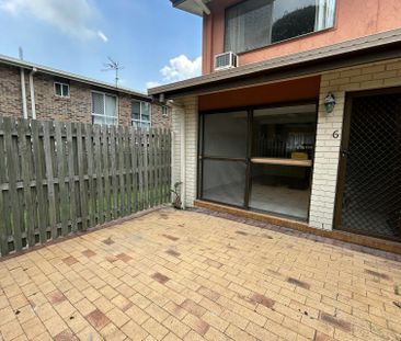 THIS DELIGHTFUL HOME STRIKES THE PERFECT BALANCE BETWEEN COMFORT AN... - Photo 6