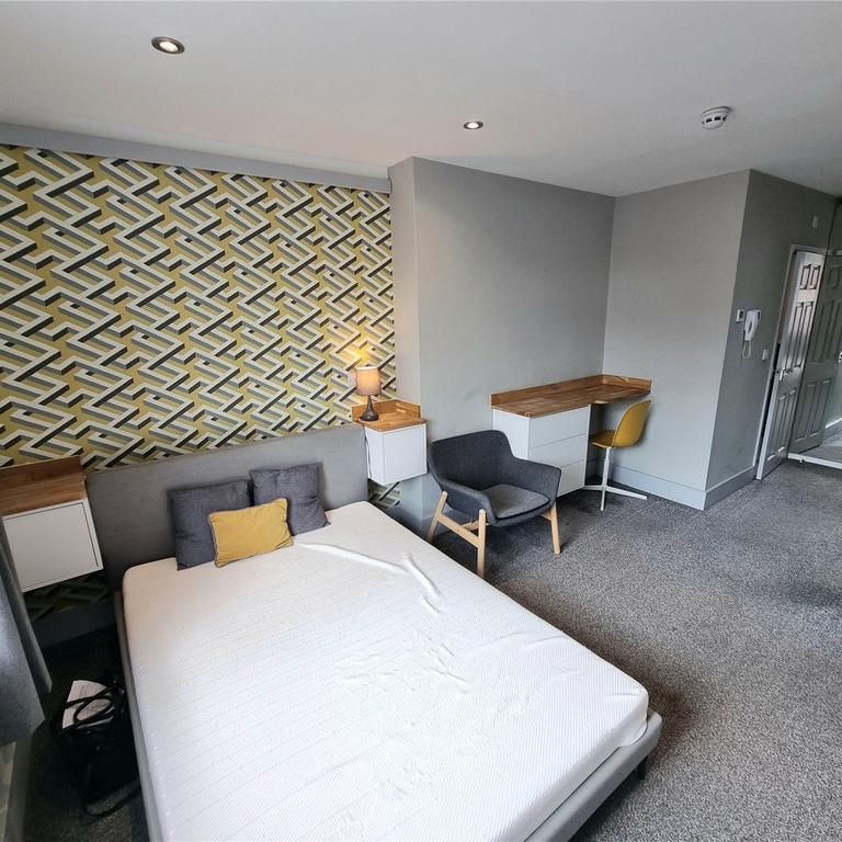 1 bedroom in a house share to rent - Photo 1