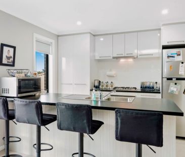 3 Bed, 2 Bath - Photo 6