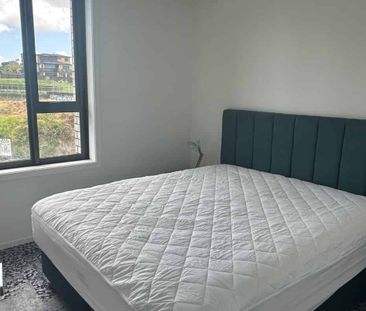 Fully Furnished 2-Bedroom Apartment for Rent in Avondale, Auckland - Photo 1