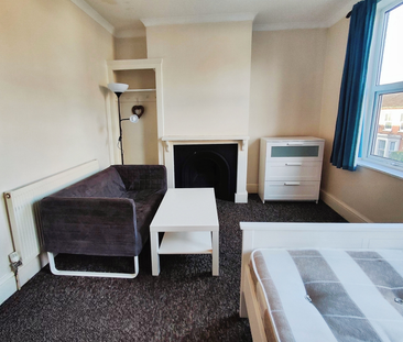 5 bedroom room to rent Room 4, Shelley Street, Northampton, NN2 7HZ - Photo 2